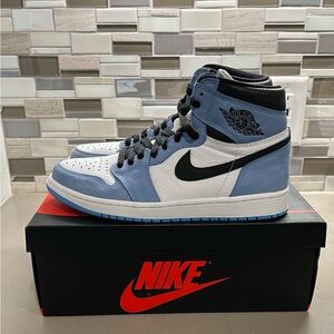 Air Jordan 1 retro OG High University Blue 
Men size 9